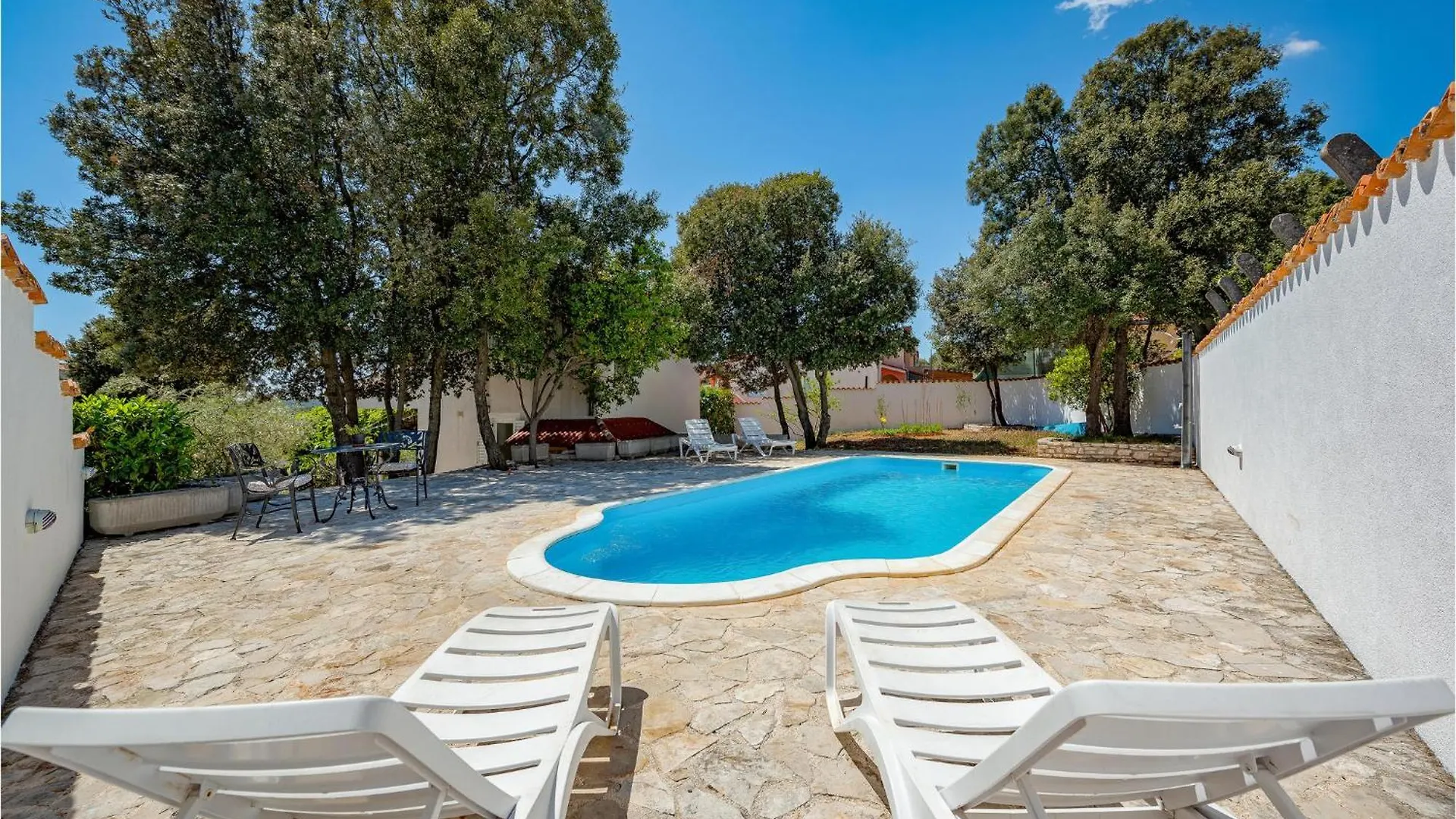 Casa de Férias Cozy Home In Pavicini With Outdoor Swimming Pool Croácia